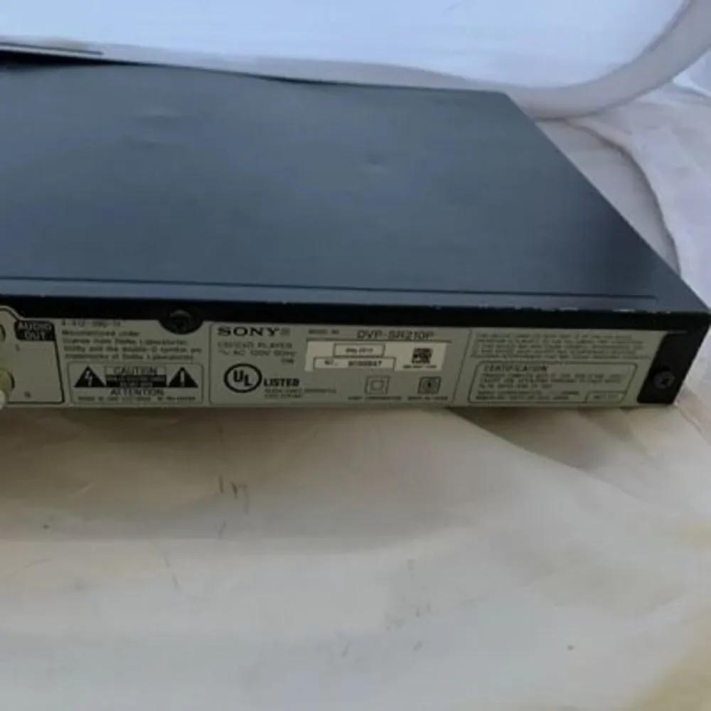 Sony CD/DVD Player Model No. DVP-SR210P No Remote-Tested